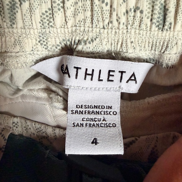 Athleta Trekkie Convertible Hike Pants, Ethereal Bloom Magnolia White, 4 - Picture 9 of 13